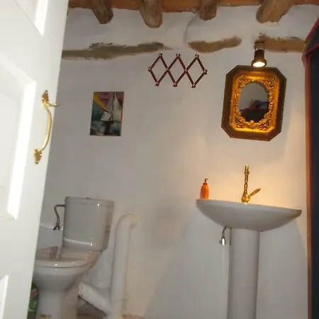 Cyclades Olive Museum's Guest house Pitrofos